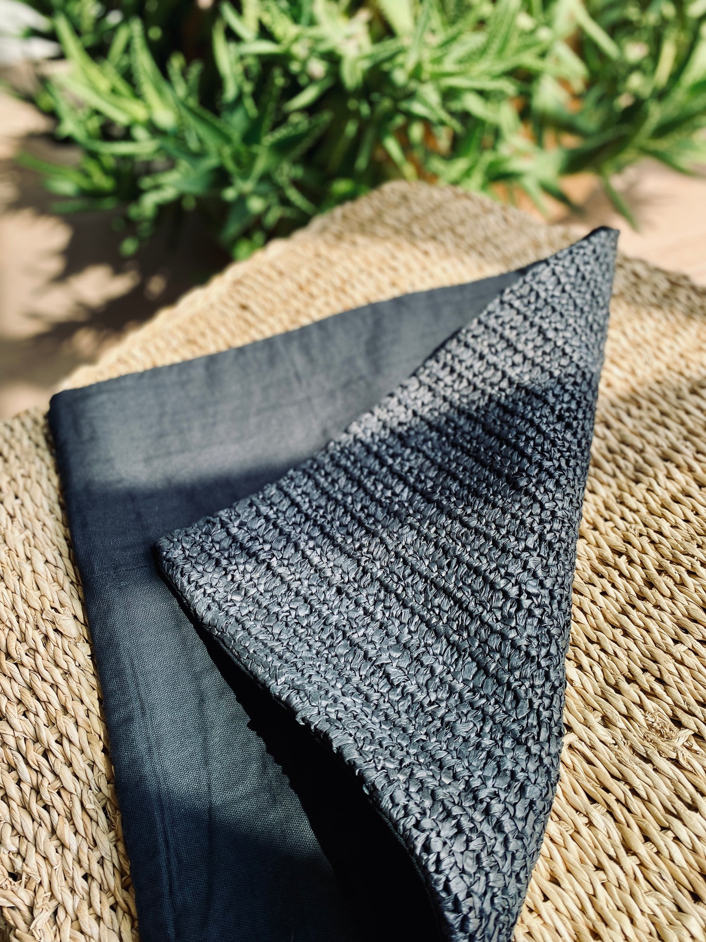 Bast Kissenhülle - elegant black
