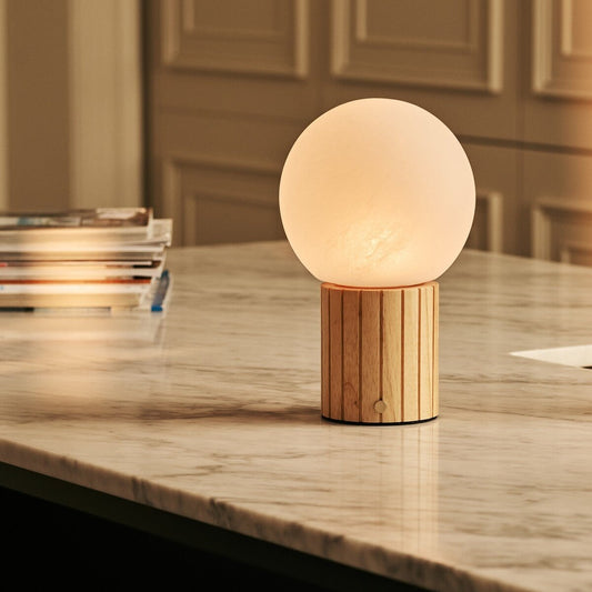 Holz Tischlampe 'Nadine' mit Glasschirm - wiederaufladbar, dimmbar