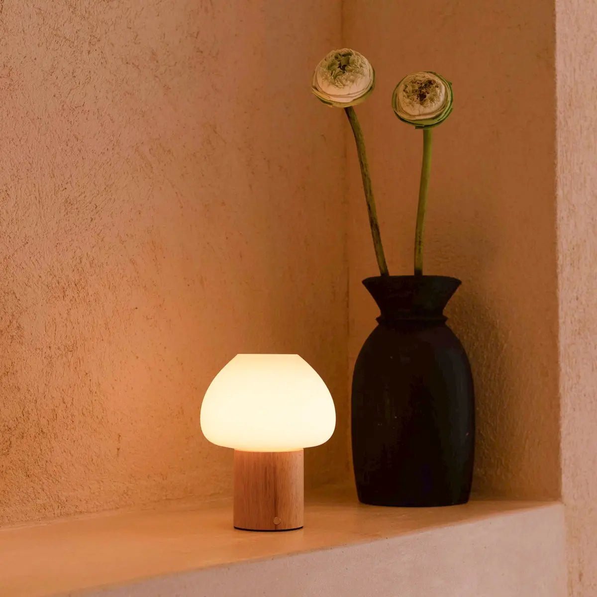 Wooden table lamp 'Fynn' - rechargeable, dimmable