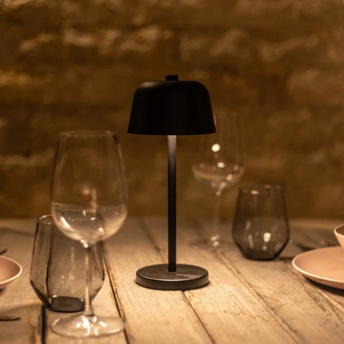 Table lamp 'Anton Black' - rechargeable, wireless lighting