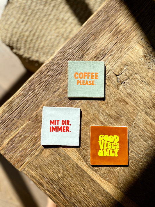 Keramik-Fliese 'happy quotes' - Deko-Kachel, handmade in spain