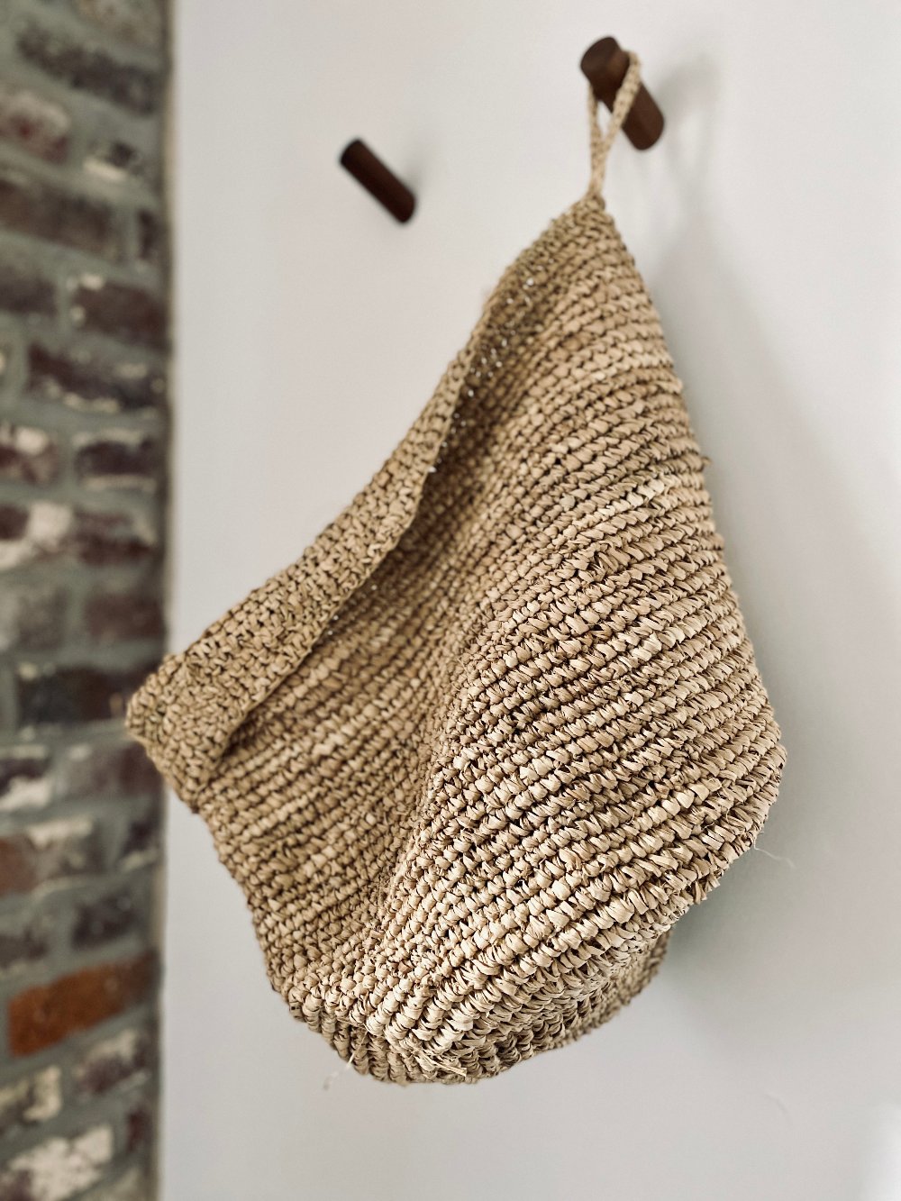 Wandkorb UTARA - Hängender Aufbewahrungskorb aus Bast