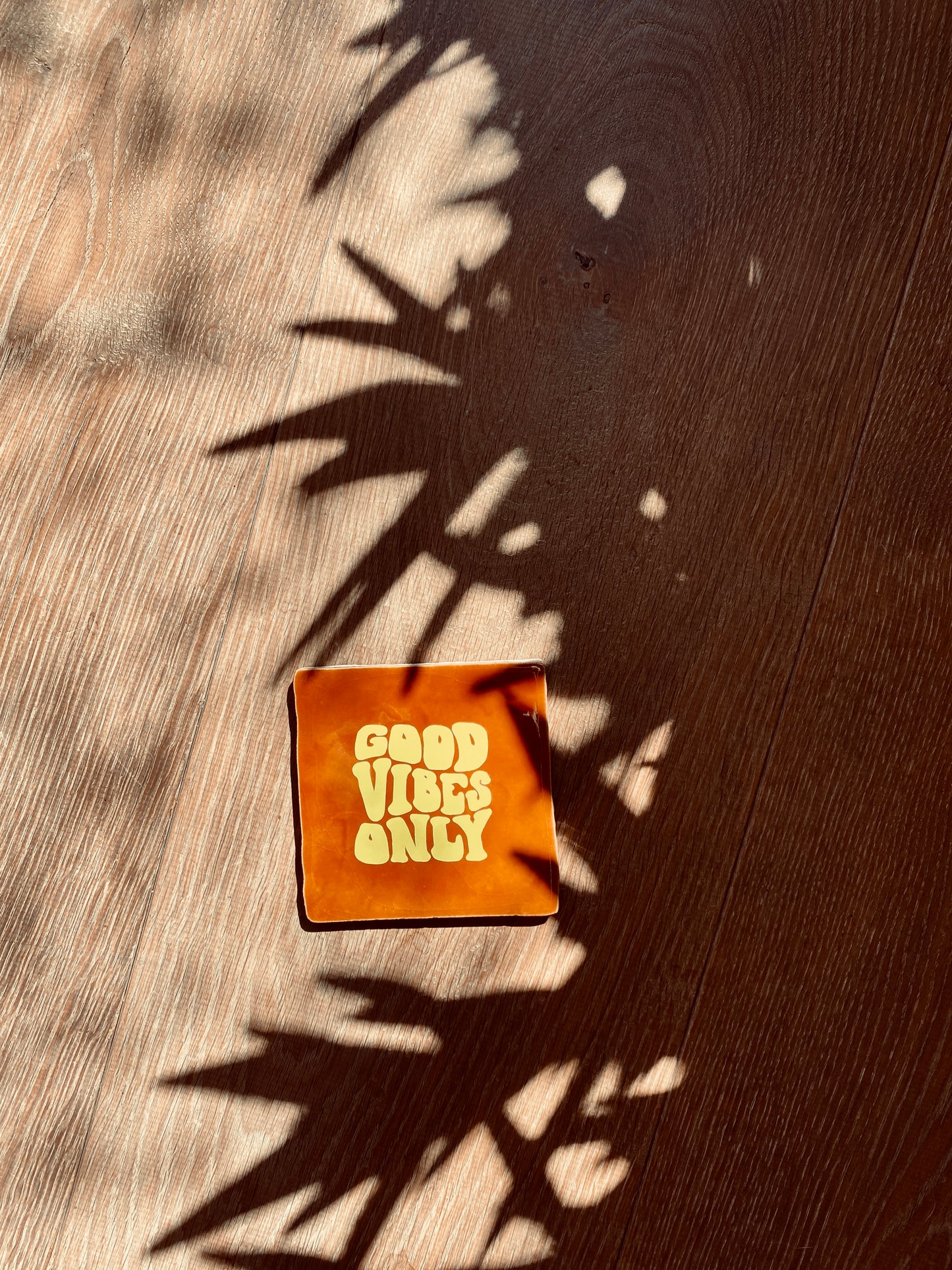 Keramik-Fliese 'happy quotes' - Deko-Kachel, handmade in spain