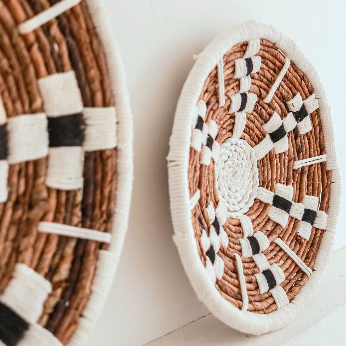 Wall decoration, round boho wall basket or flat bowl TAMAN in banana fiber (2 sizes)