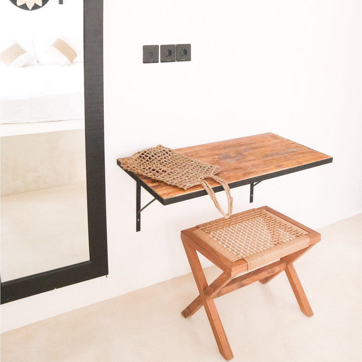 Wooden INDRA stool made of Trembesi with a seat made of woven recycled paper