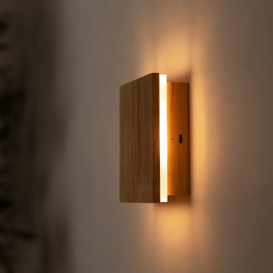 Wandleuchte 'Lane' natur - wiederaufladbare, dimmbare, natürliche Holzlampe