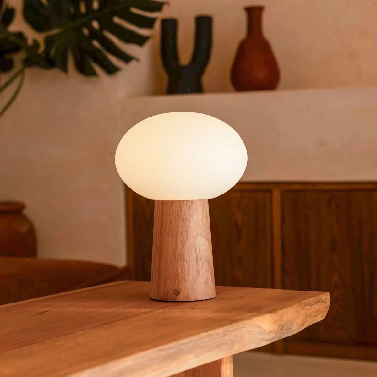Table lamp 'Max' made of wood with glass shade - rechargeable, dimmable