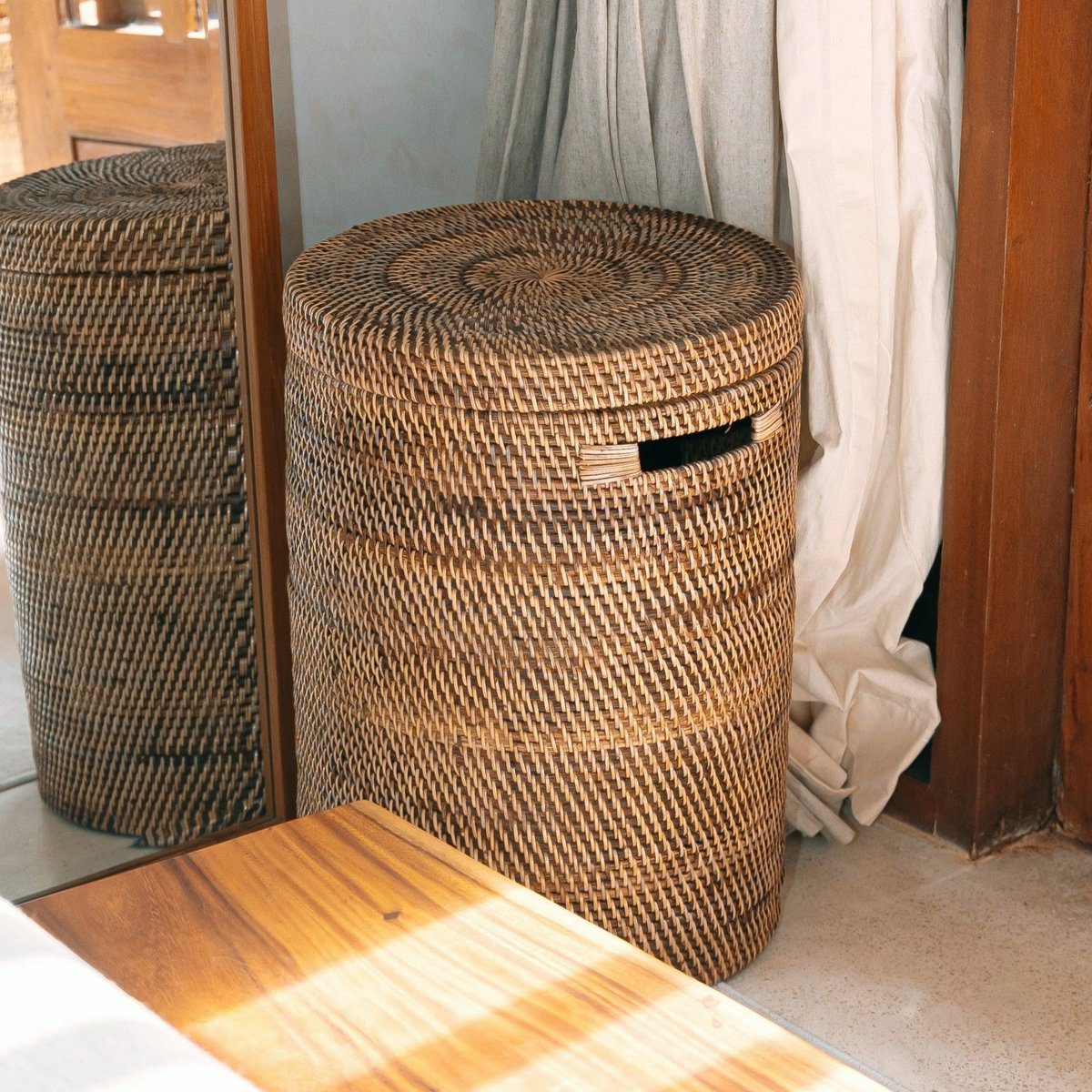 Large laundry basket with lid, SARI brown, storage basket - rattan basket (2 sizes)