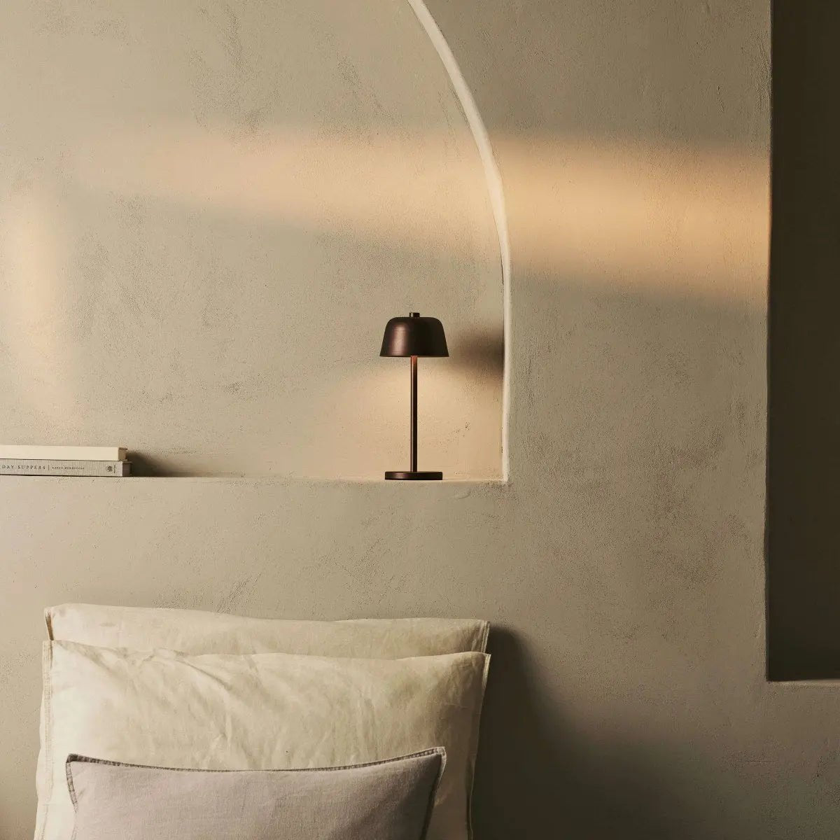 Tischlampe 'Anton' Espresso Brown - wiederaufladbare, kabellose Beleuchtung