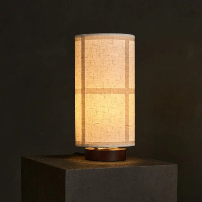 Tischlampe 'Sakura' mit Leinenschirm, handgefertigte und stilvolle Beleuchtung