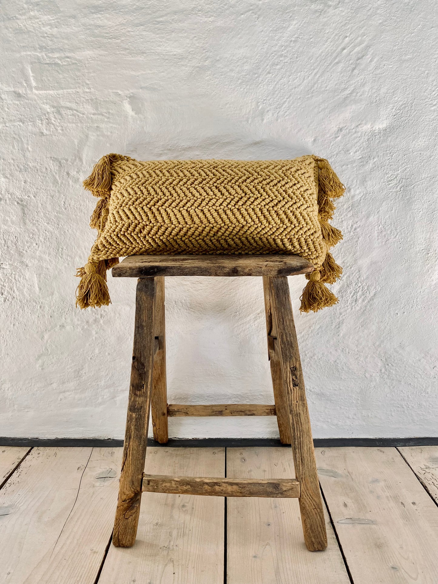 Cushion with tassels, long - ochre, 60 x 30 cm