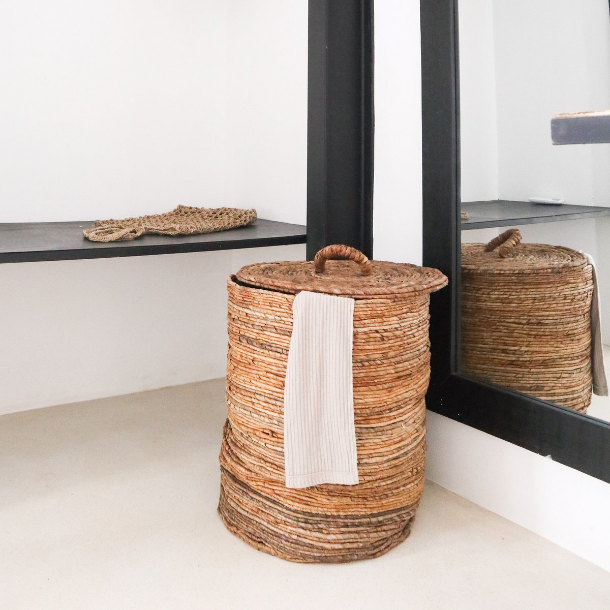 Laundry basket with lid OMBAK made of banana fiber