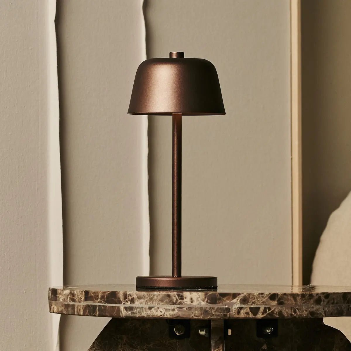 Tischlampe 'Anton' Espresso Brown - wiederaufladbare, kabellose Beleuchtung