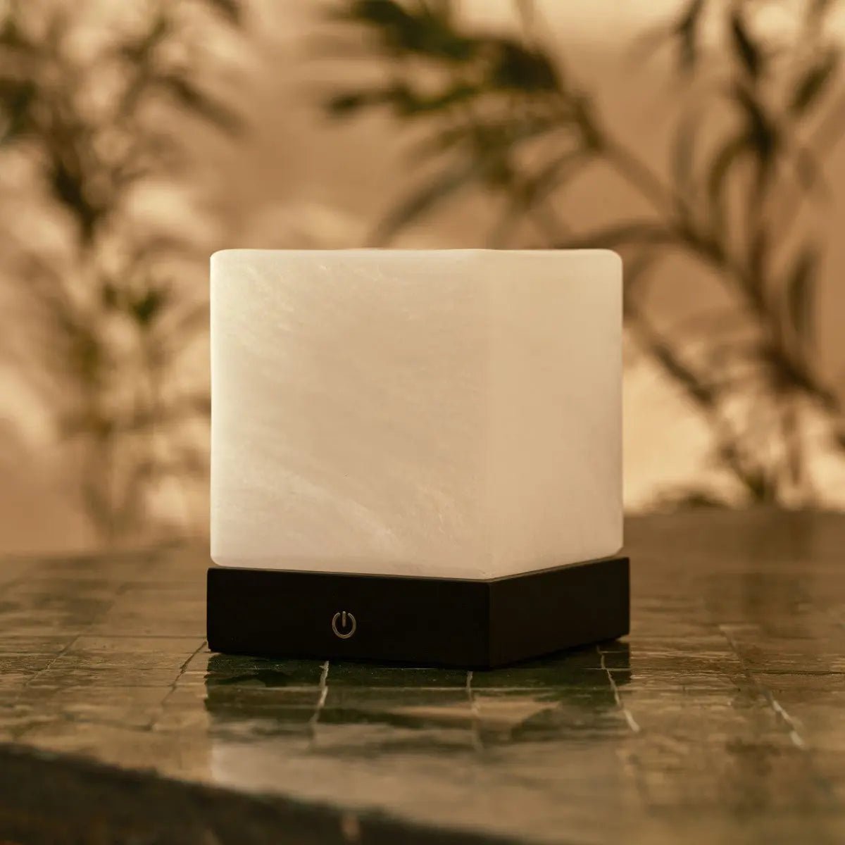 Wooden lamp 'Yce Black' with frosted glass, cube - rechargeable, dimmable, 100-hour battery
