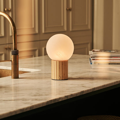 Holz Tischlampe 'Nadine' mit Glasschirm - wiederaufladbar, dimmbar