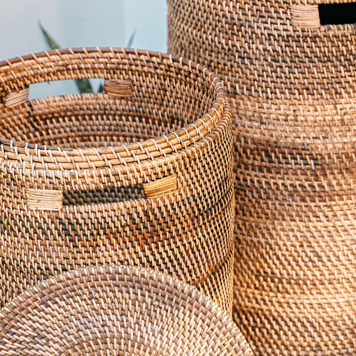 Large laundry basket with lid, SARI brown, storage basket - rattan basket (2 sizes)