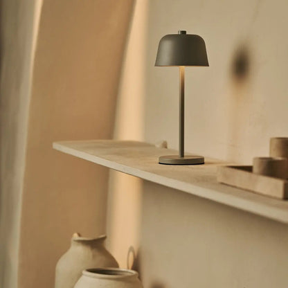 Wiederaufladbare Tischlampe 'Anton Shadow Grey' - Stilvolle und schnurlose Beleuchtung