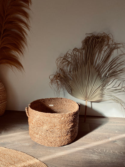 Large laundry basket with lid UMBUL made of brown water hyacinth - woven storage basket