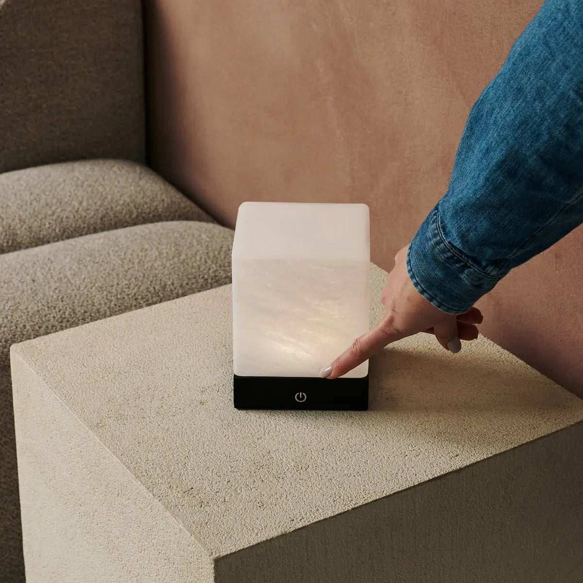 Wooden lamp 'Yce Black' with frosted glass, cube - rechargeable, dimmable, 100-hour battery