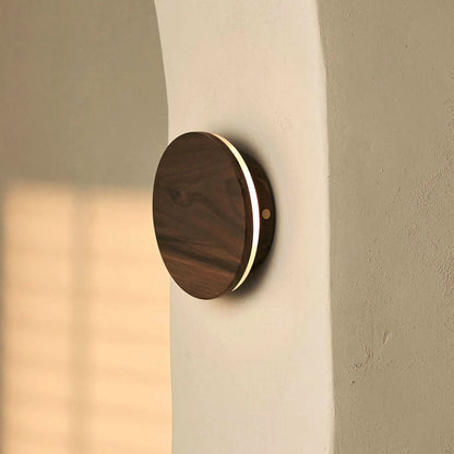 Schnurloses Wandlicht 'Lou' walnuss - wiederaufladbar, dimmbare, nachhaltig