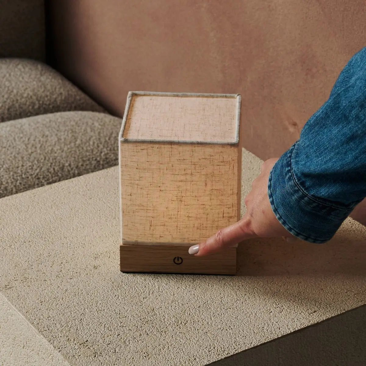 Lampe mit Holz und Leinen 'Zano' - Stimmungsbeleuchtung, LED -Tischlampe, wiederaufladbar