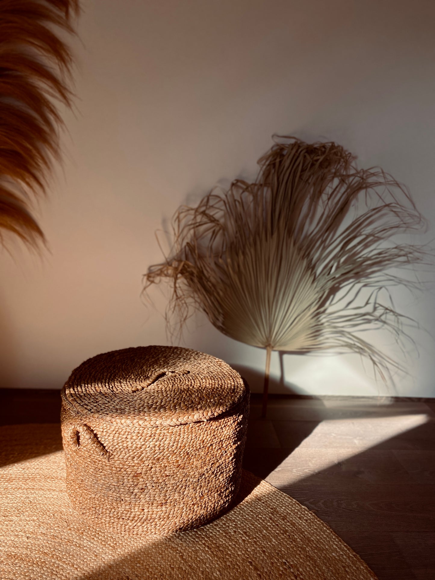 Large laundry basket with lid UMBUL made of brown water hyacinth - woven storage basket