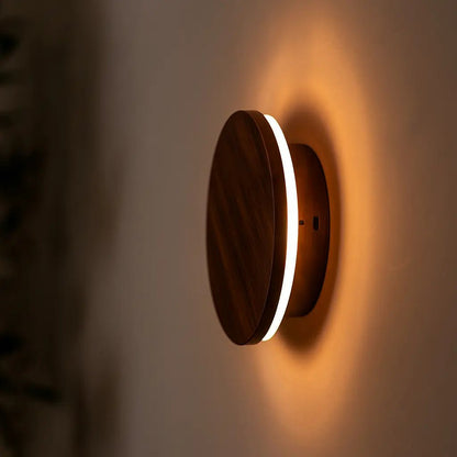 Schnurloses Wandlicht 'Lou' walnuss - wiederaufladbar, dimmbare, nachhaltig