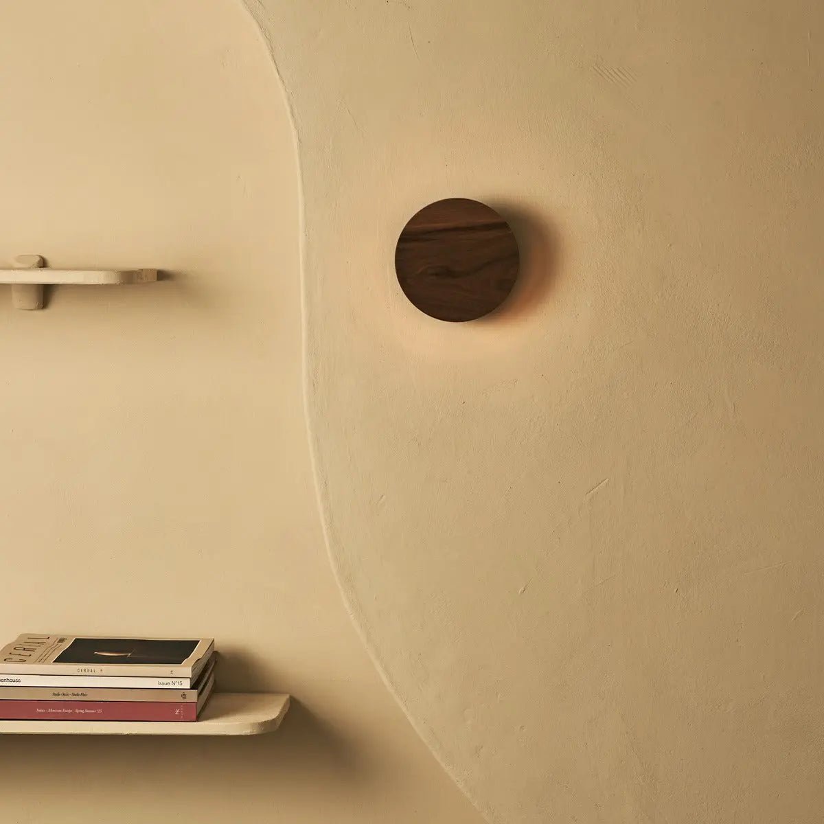 Schnurloses Wandlicht 'Lou' walnuss - wiederaufladbar, dimmbare, nachhaltig