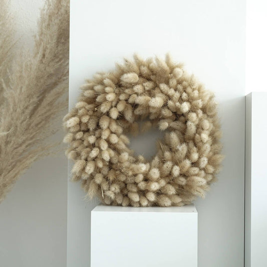 Feather-light beauty: Lagurus dried flower wreath