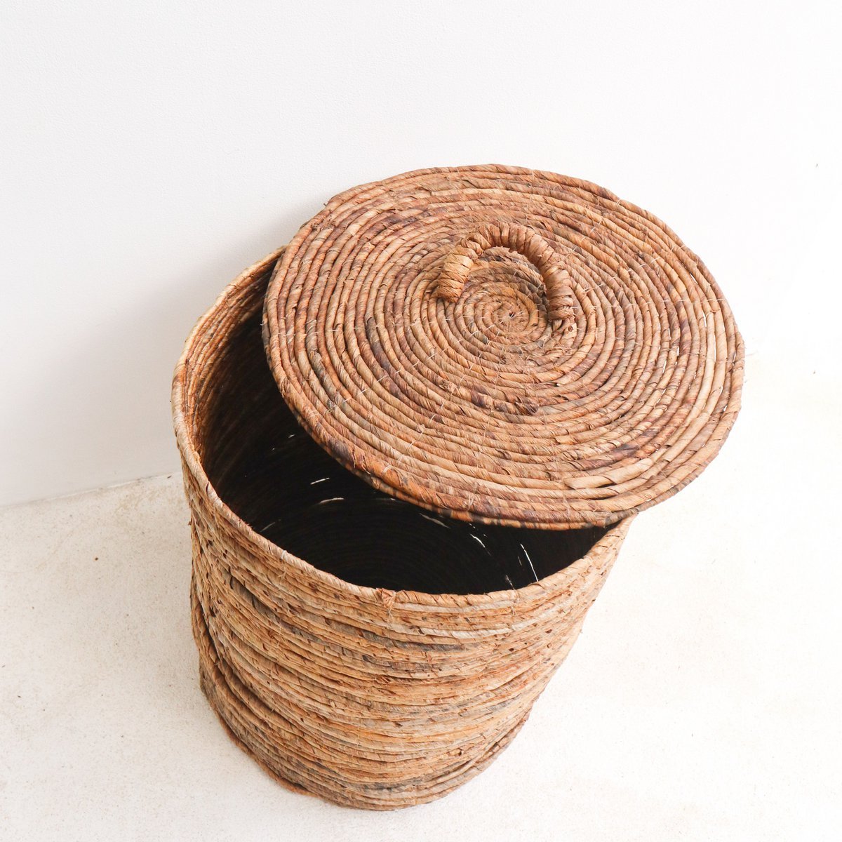 Laundry basket with lid OMBAK made of banana fiber