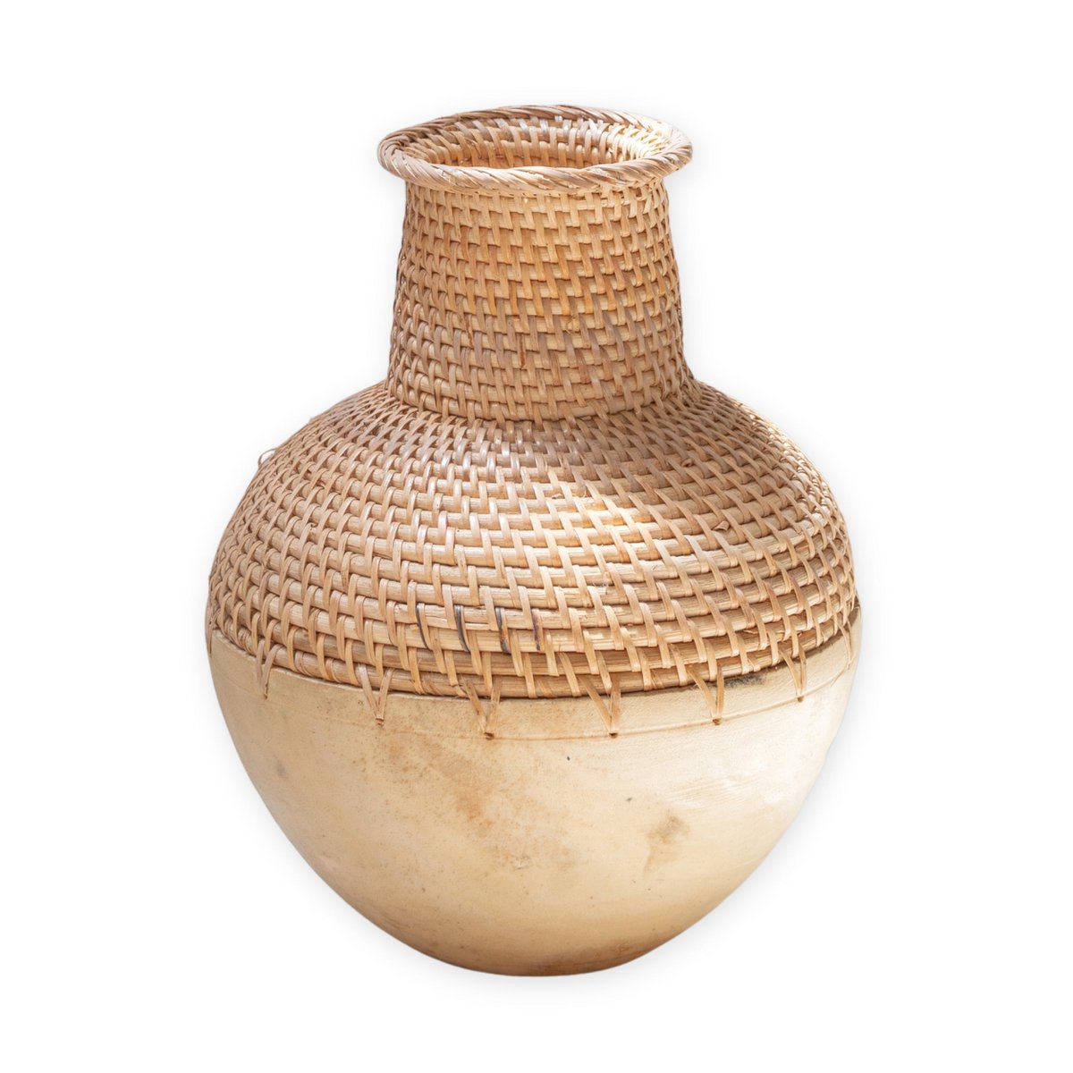 Gewebte Boho-Vase KAMARI aus Rattan und Holz