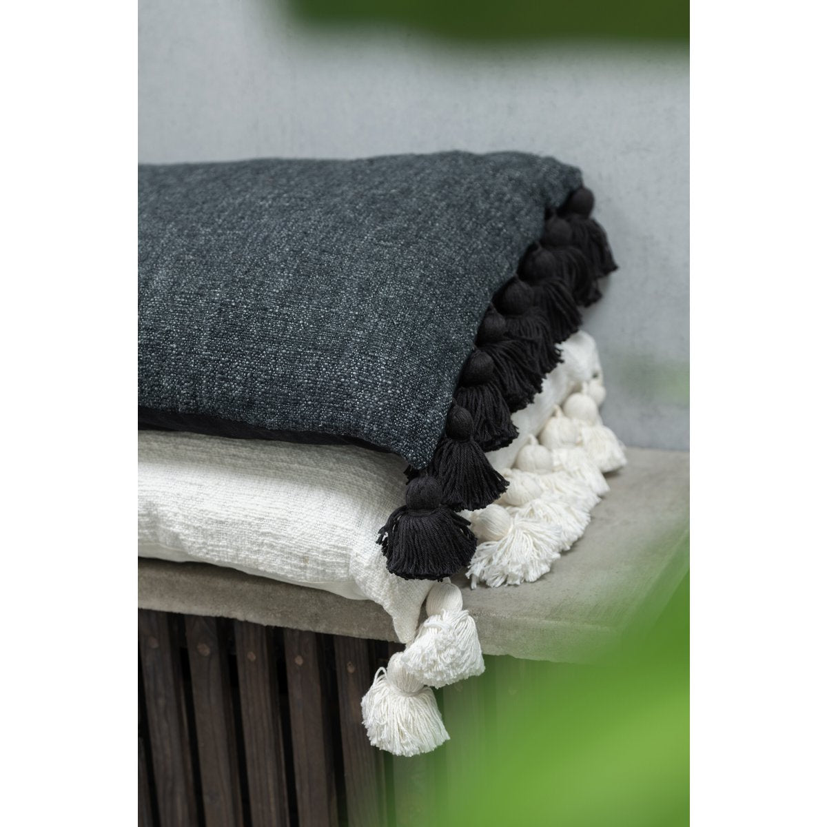 Cushion with tassels, long - black, 60 x 40 cm