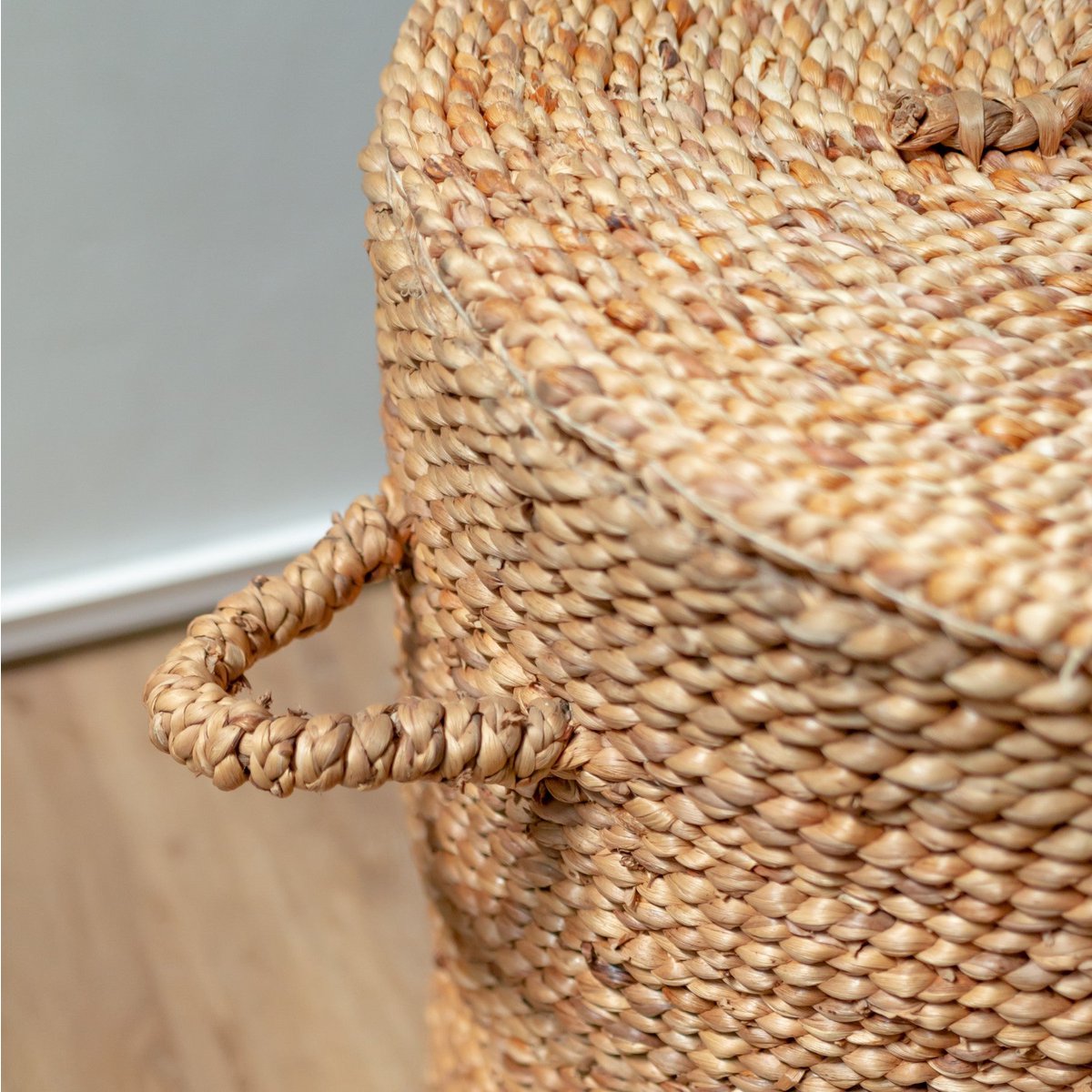 Large laundry basket with lid Ø54 cm AMAN made of water hyacinth - woven storage basket